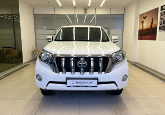 Подержанный автомобиль Toyota Land Cruiser Prado 2015 года (3 фото)
