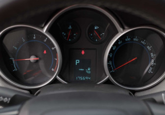 Подержанный автомобиль Chevrolet Cruze Sedan 2012 года (12 фото)