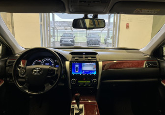 Подержанный автомобиль Toyota Camry Sedan 2013 года (9 фото)