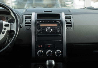 Подержанный автомобиль Nissan X-Trail 2008 года (14 фото)