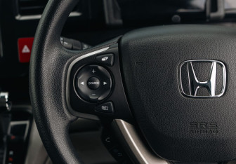 Подержанный автомобиль Honda Stepwgn 2019 года (12 фото)