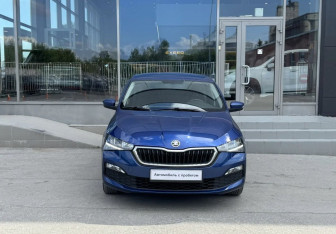 Подержанный автомобиль Skoda Rapid Liftback 2020 года (2 фото)