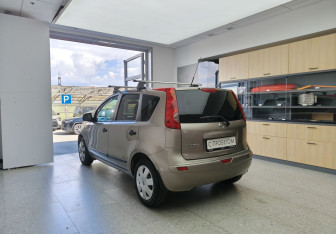 Подержанный автомобиль Nissan Note 2007 года (6 фото)