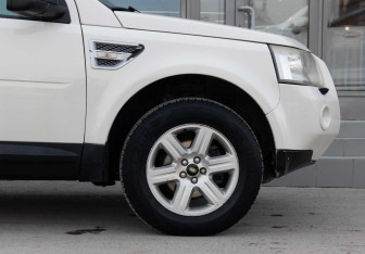 Подержанный автомобиль Land Rover Freelander 2009 года (9 фото)