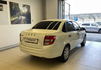 Подержанный автомобиль LADA (ВАЗ) Granta Sedan 2019 года (4 фото)