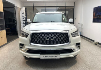 Подержанный автомобиль Infiniti QX80 2018 года (3 фото)