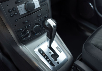 Подержанный автомобиль Opel Antara 2008 года (15 фото)