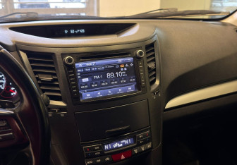 Подержанный автомобиль Subaru Outback Wagon 2013 года (15 фото)