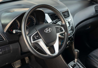 Подержанный автомобиль Hyundai Solaris Sedan 2013 года (11 фото)