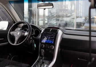 Подержанный автомобиль Suzuki Grand Vitara 2008 года (10 фото)