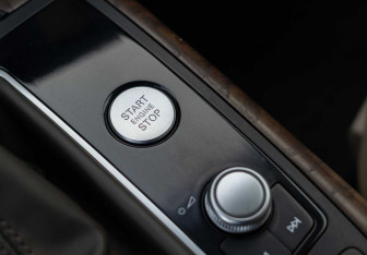 Подержанный автомобиль Audi A6 Sedan 2015 года (15 фото)