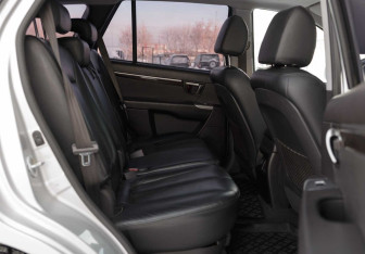 Подержанный автомобиль Hyundai Santa Fe 2011 года (18 фото)