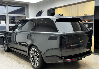 Подержанный автомобиль Land Rover Range Rover 2023 года (7 фото)