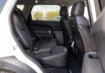 Подержанный автомобиль Land Rover Range Rover Sport 2017 года (22 фото)