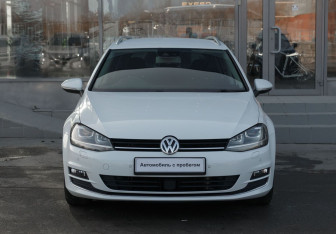 Подержанный автомобиль Volkswagen Golf Wagon 2013 года (2 фото)