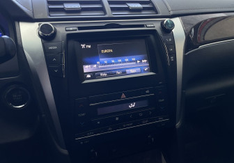Подержанный автомобиль Toyota Camry Sedan 2017 года (14 фото)