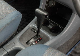 Подержанный автомобиль Honda HR-V 1998 года (13 фото)