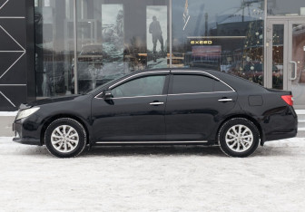 Подержанный автомобиль Toyota Camry Sedan 2012 года (8 фото)