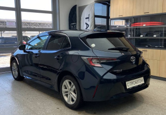 Подержанный автомобиль Toyota Corolla Hatchback 2020 года (7 фото)