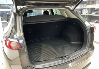 Подержанный автомобиль Mazda CX-5 2019 года (8 фото)