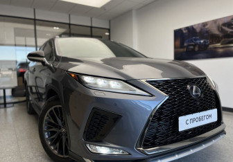 Подержанный автомобиль Lexus RX 2021 года (17 фото)