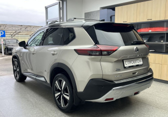 Подержанный автомобиль Nissan X-Trail 2021 года (6 фото)