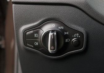 Подержанный автомобиль Audi Q5 2014 года (18 фото)