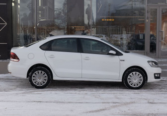 Подержанный автомобиль Volkswagen Polo Sedan 2020 года (4 фото)