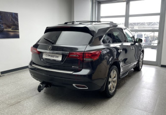 Подержанный автомобиль Acura MDX 2014 года (4 фото)