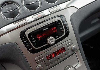 Подержанный автомобиль Ford S-MAX 2008 года (13 фото)