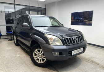 Подержанный автомобиль Toyota Land Cruiser Prado 2005 года (4 фото)