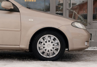 Подержанный автомобиль Chevrolet Lacetti Hatchback 2006 года (9 фото)