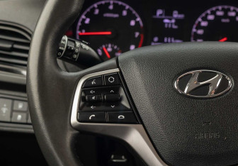 Подержанный автомобиль Hyundai Solaris Sedan 2021 года (12 фото)