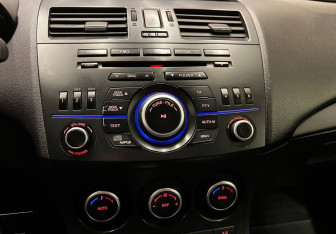 Подержанный автомобиль Mazda 3 Sedan 2012 года (8 фото)