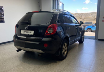 Подержанный автомобиль Opel Antara 2010 года (5 фото)