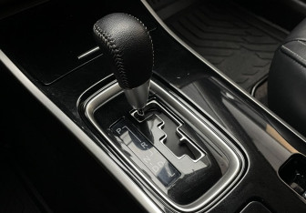 Подержанный автомобиль Mitsubishi Outlander 2021 года (16 фото)