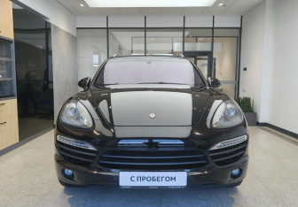 Подержанный автомобиль Porsche Cayenne 2012 года (2 фото)