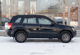 Подержанный автомобиль Suzuki Grand Vitara 2010 года (4 фото)