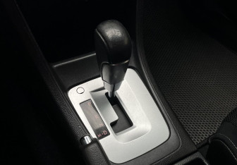 Подержанный автомобиль Subaru Impreza Hatchback 2012 года (11 фото)