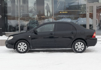 Подержанный автомобиль Toyota Corolla Sedan 2005 года (8 фото)