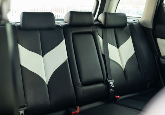 Подержанный автомобиль Mazda CX-7 2011 года (21 фото)