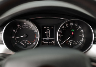 Подержанный автомобиль Skoda Superb Liftback 2014 года (12 фото)