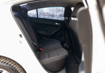 Подержанный автомобиль Kia Cerato Sedan 2013 года (18 фото)