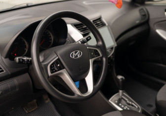 Подержанный автомобиль Hyundai Solaris Sedan 2014 года (11 фото)