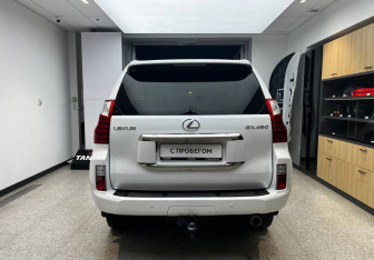 Подержанный автомобиль Lexus GX 2010 года (5 фото)