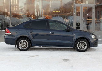 Подержанный автомобиль Volkswagen Polo Sedan 2011 года (4 фото)