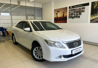 Подержанный автомобиль Toyota Camry Sedan 2013 года (3 фото)