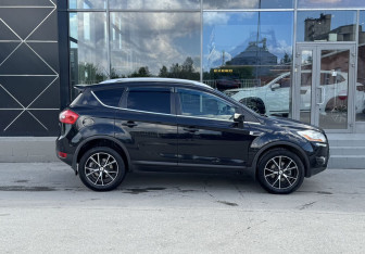 Подержанный автомобиль Ford Kuga 2012 года (5 фото)
