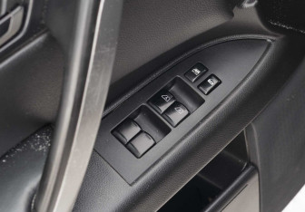 Подержанный автомобиль Infiniti FX 2005 года (16 фото)