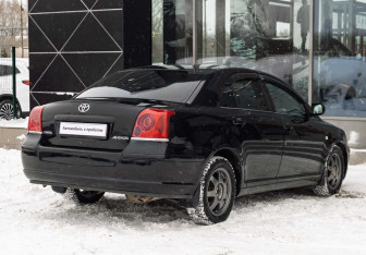 Подержанный автомобиль Toyota Avensis Sedan 2005 года (5 фото)